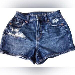 AMERICAN EAGLE Womens size 000 DESTROYED MOM JEAN SHORTS